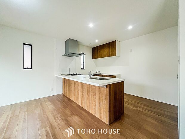 空気感という居心地の良いBGMは、暮らしのステージを彩り、心のやすらぎと満足感を与えてくれます。