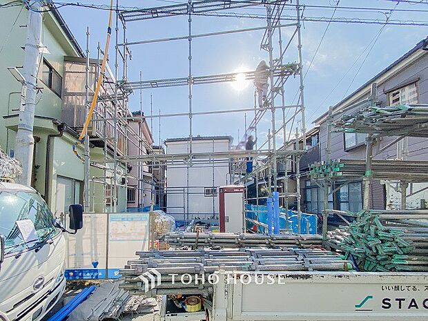 風を感じ青い空から太陽の恵みを感じる温もり溢れる佇まい。