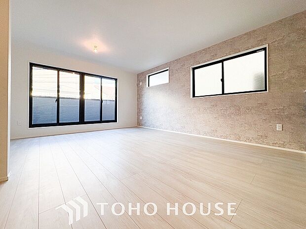 落ち着いた雰囲気に包まれた伸びやかな空間で、ゆったりと家族団らんの時間を過ごせます。