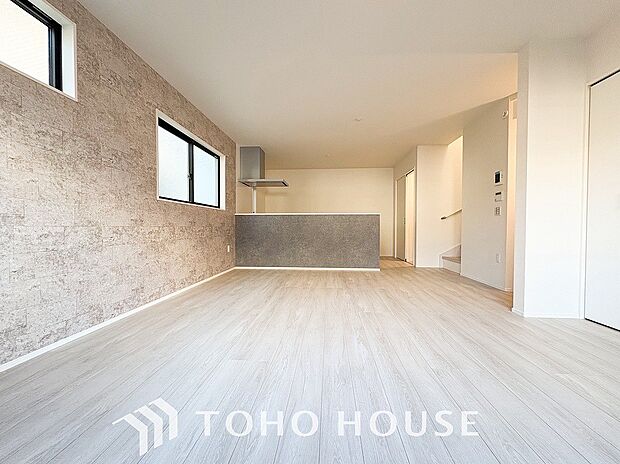 ここにはみんなが集い、食事と楽しい会話が始まるスペース。