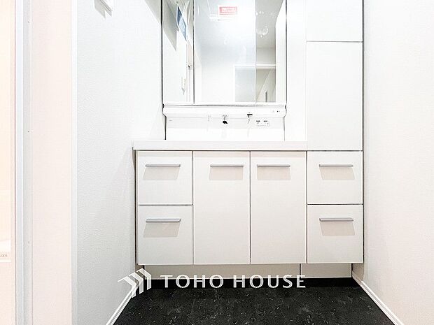 ご家族の1日が始まり、1日の終わりを締めくくる洗面空間。