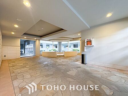 訪れるゲストや住む人を優しく迎え入れてくれる明るい空間です。