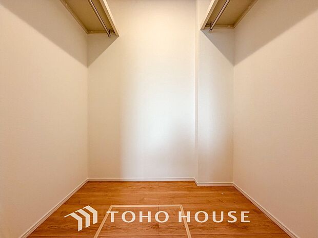 衣類だけでなく大きな荷物も収納でき、お部屋がすっきりします。