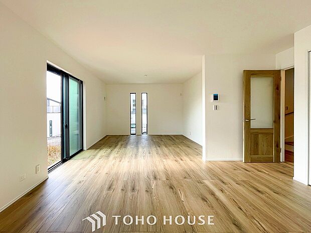 落ち着いた雰囲気に包まれた伸びやかな空間で、ゆったりと家族団らんの時間を過ごせます。