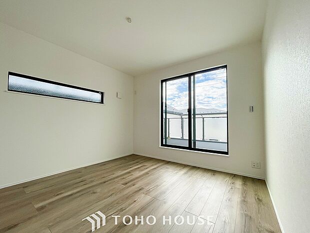 一日の疲れをいやしてくれる主寝室。自分時間を快適に過ごすプライベートルーム。