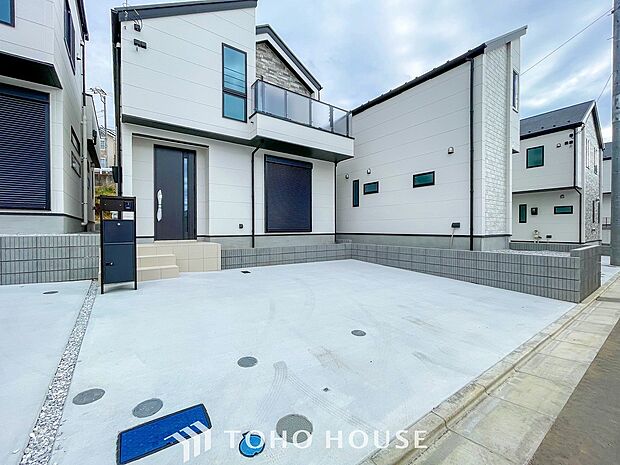 カースペースもゆとりある空間を保っています。