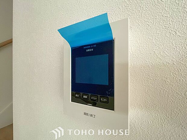 誰が来てもわかる様にモニター付きインターホンを設置。快適と安らぎを合わせた優しい設計。