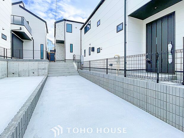 カースペースもゆとりある空間を保っています。