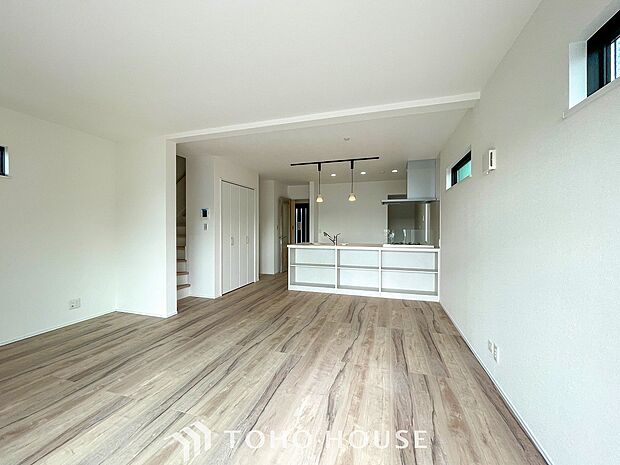 ここにはみんなが集い、食事と楽しい会話が始まるスペース。