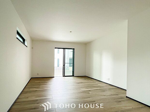 落ち着いた雰囲気に包まれた伸びやかな空間で、ゆったりと家族団らんの時間を過ごせます。