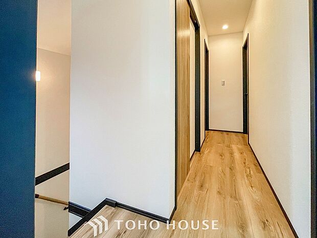 やわらかな陽射しがふりそそぎ、ゆったりした時間が流れる室内。