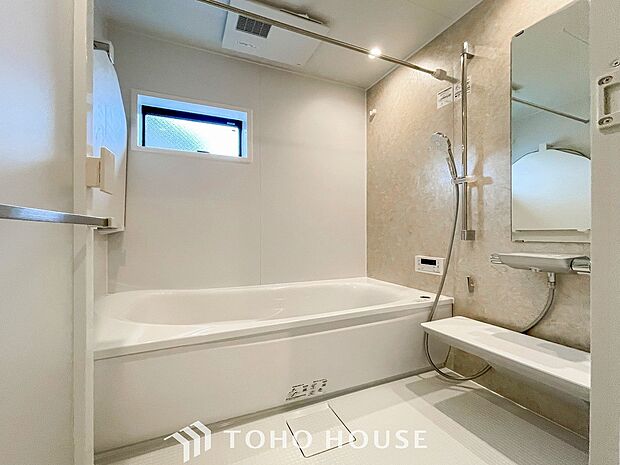 一日の疲れが癒される優雅なバスタイムを堪能できるゆとりあるバスルームです。