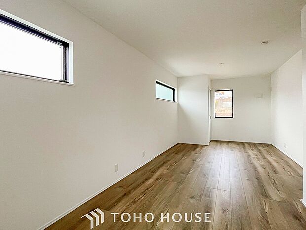 採光もアクセントの一つとして。プライベートルームにはやさしい光が射し込んでいます。