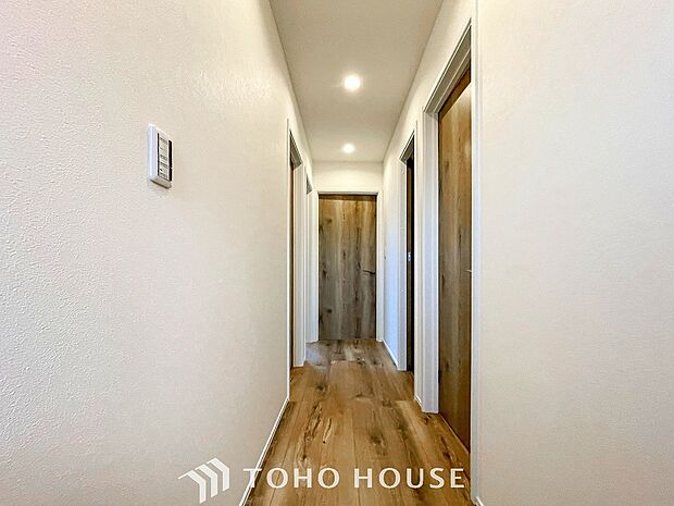 やわらかな陽射しがふりそそぎ、ゆったりした時間が流れる室内。