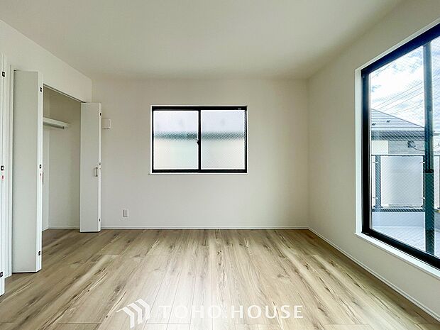 一日の疲れをいやしてくれる主寝室。自分時間を快適に過ごすプライベートルーム。