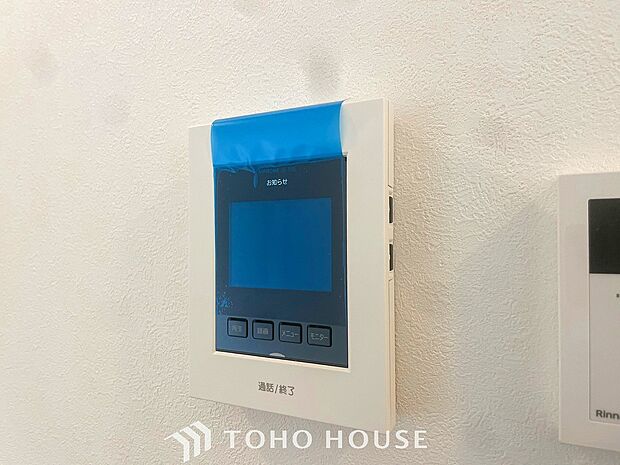 誰が来てもわかる様にモニター付きインターホンを設置。快適と安らぎを合わせた優しい設計。