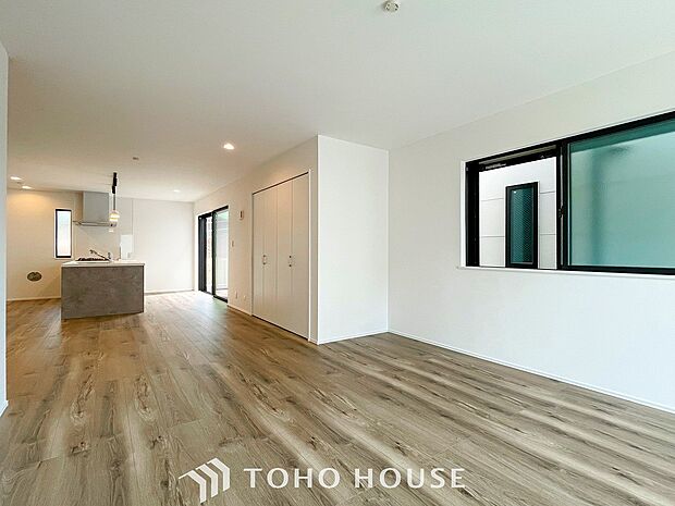 ここにはみんなが集い、食事と楽しい会話が始まるスペース。