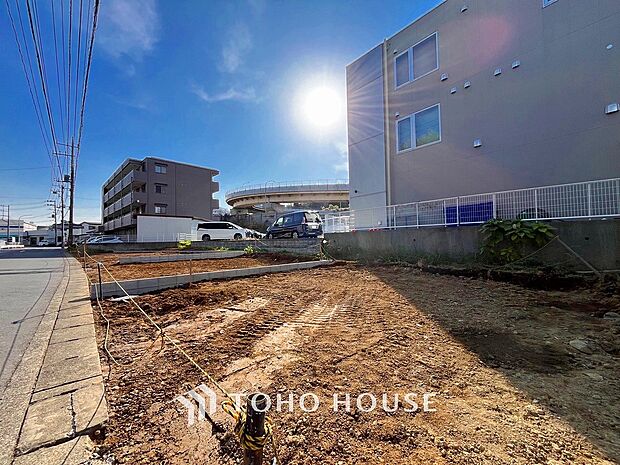 閑静な住宅地で小さなお子様がいるご家族にも安心な住環境が魅力です。