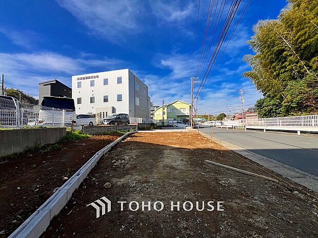 閑静な住宅街の陽当りに恵まれた土地で寛ぎに満ちた生活を。