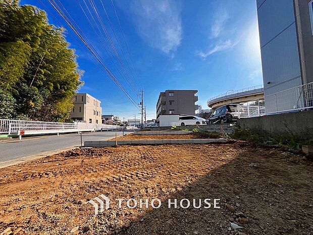 風を感じ青い空から太陽の恵みを感じるロケーションです。
