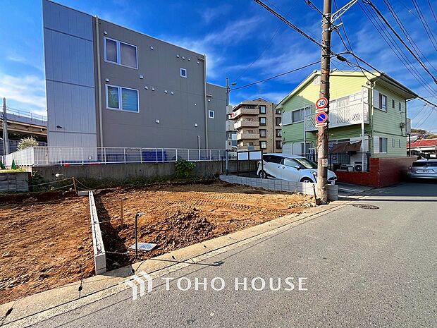 閑静な住宅地で小さなお子様がいるご家族にも安心な住環境が魅力です。