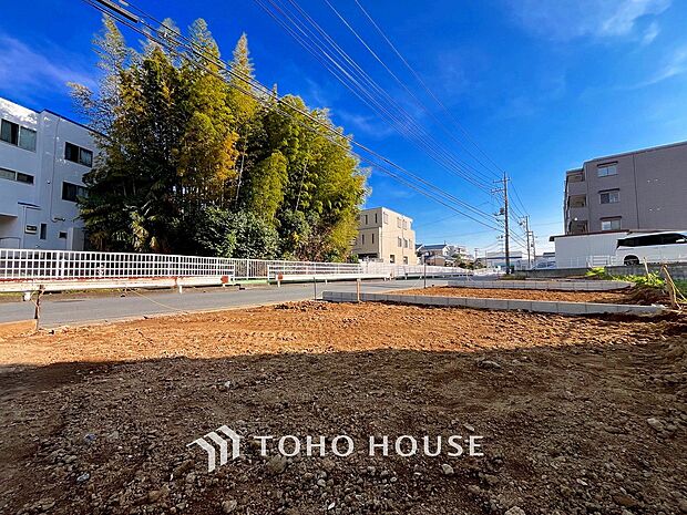 閑静な住宅街の陽当りに恵まれた土地で寛ぎに満ちた生活を。