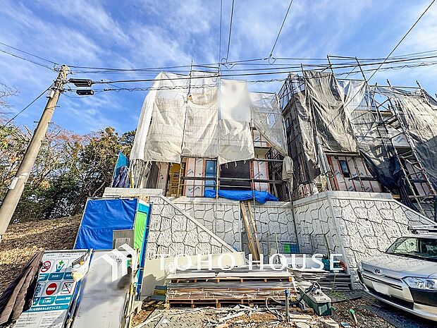 風を感じ青い空から太陽の恵みを感じる温もり溢れる佇まい。