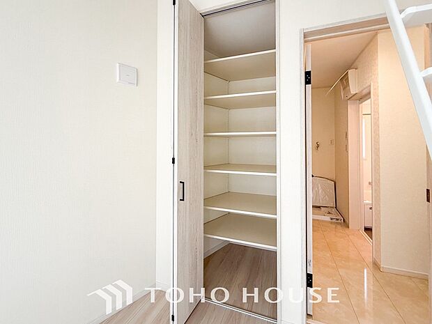 空間を余すところなく有効利用した収納は生活空間をより上質なものにしてくれるでしょう。