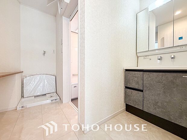 清潔感のあるプライベート空間は、身だしなみチェックや肌のお手入れに最適です。