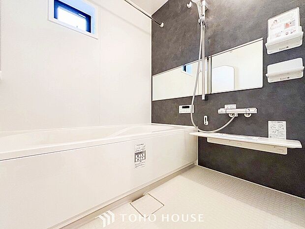 一日の疲れが癒される優雅なバスタイムを堪能できるゆとりあるバスルームです。