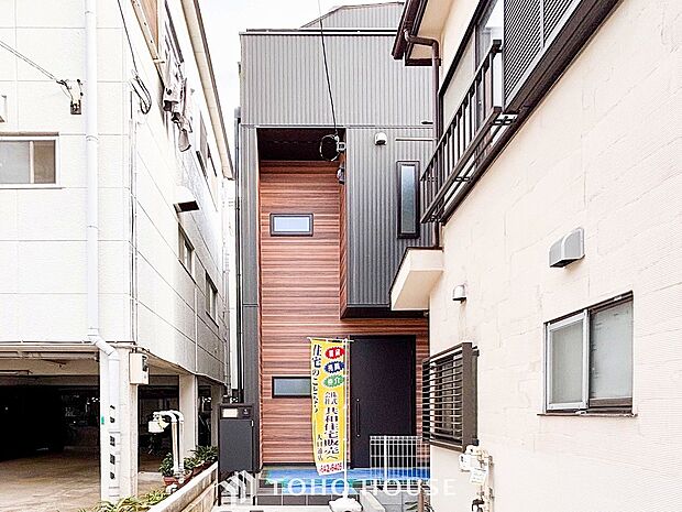 閑静な住宅街の一角、ひと時のくつろぎが生まれ、ゆっくりと愛着が育まれていきます。