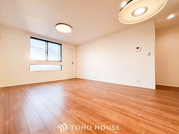 開放感あるリビングダイニング。ご家族とのんびりしたひと時を過ごせますね。