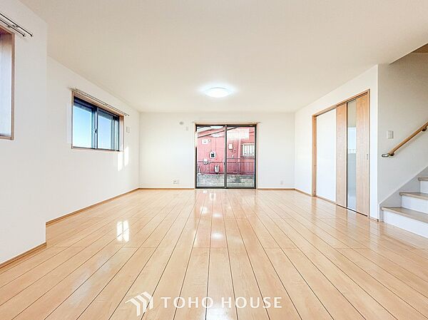 落ち着いた雰囲気に包まれた伸びやかな空間で、ゆったりと家族団らんの時間を過ごせます。