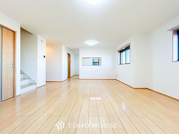 ここにはみんなが集い、食事と楽しい会話が始まるスペース。