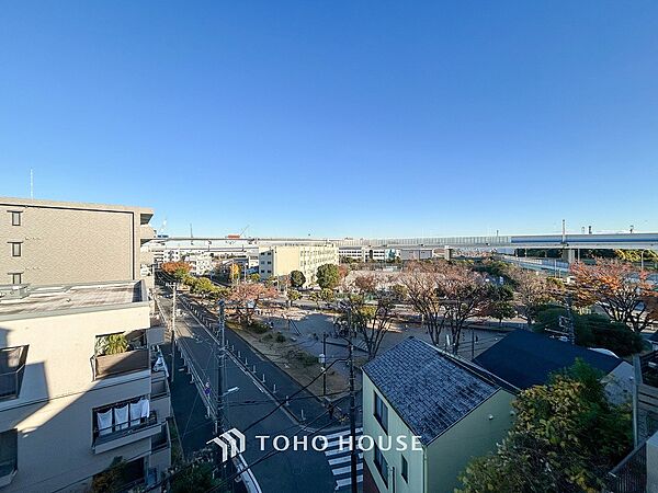 開放的で気持ちの良い眺望と青い空を満喫できます。