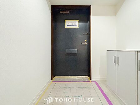 居住者の帰り、訪れる方を優しく迎えてくれる玄関です。