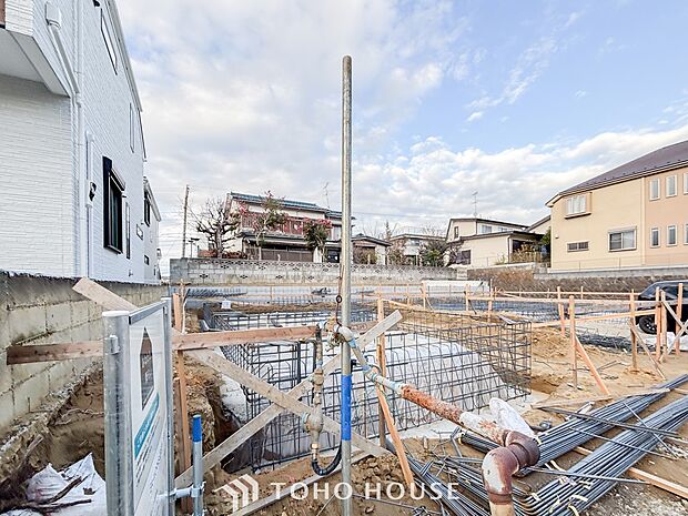 閑静な住宅街の陽当りに恵まれた土地で寛ぎに満ちた生活を。