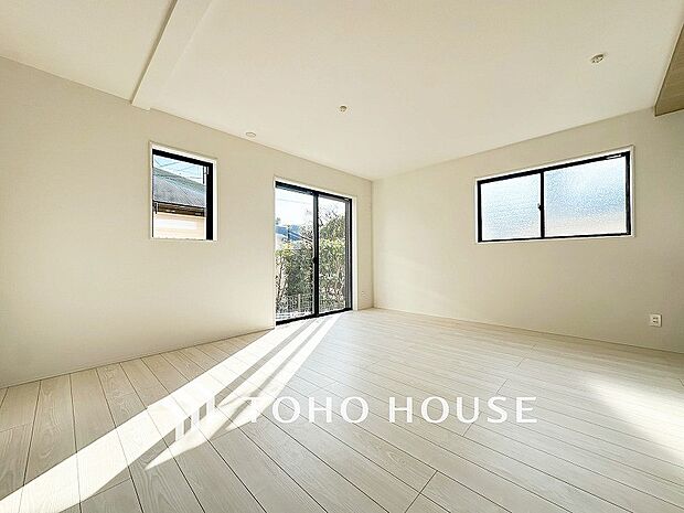 落ち着いた雰囲気に包まれた伸びやかな空間で、ゆったりと家族団らんの時間を過ごせます。