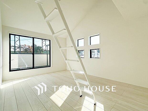 1日の疲れを癒し、心地よく寛げるようゆったりとした広さを確保しています。