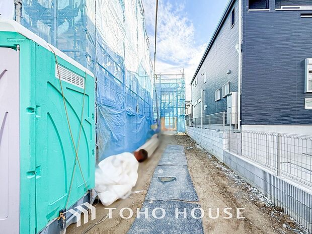 閑静な住宅街の一角、ひと時のくつろぎが生まれ、ゆっくりと愛着が育まれていきます。