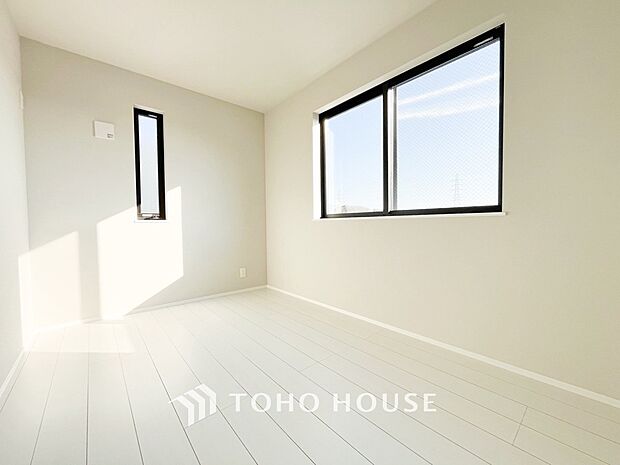 一日の疲れをいやしてくれる主寝室。自分時間を快適に過ごすプライベートルーム。