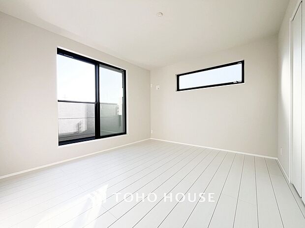 採光もアクセントの一つとして。プライベートルームにはやさしい光が射し込んでいます。