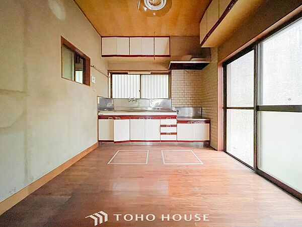 落ち着いた雰囲気に包まれた伸びやかな空間で、ゆったりと家族団らんの時間を過ごせます。