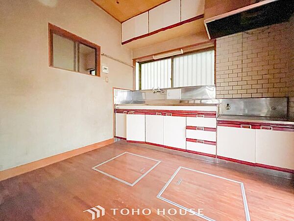 ここにはみんなが集い、食事と楽しい会話が始まるスペース。