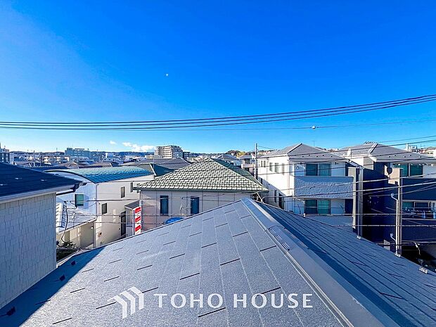 開放的で気持ちの良い眺望と青い空を満喫できます。