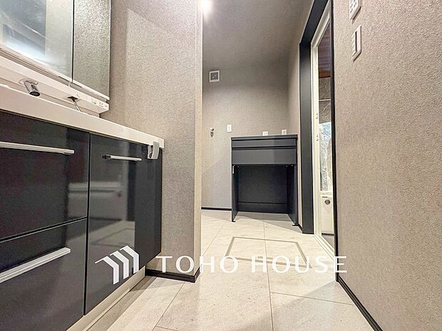 ご家族の1日が始まり、1日の終わりを締めくくる洗面空間。