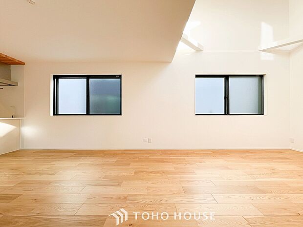 太陽の恵みを一気に受けた明るくあたたかいお住まい。吹きぬける風を感じながら爽やかで風通しの良い暮らし。