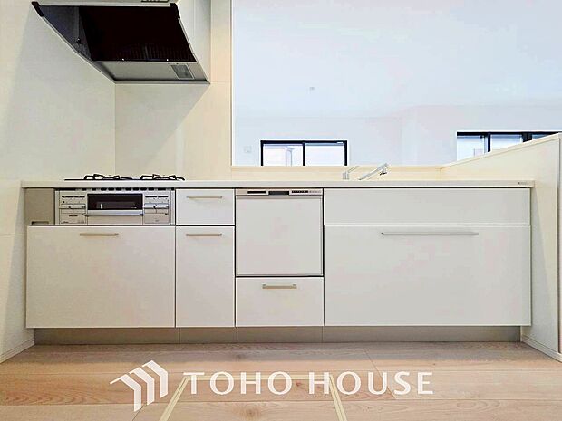 リビング全体が見渡せる配置がされ、ご家族との会話を楽しみながらお料理できます。