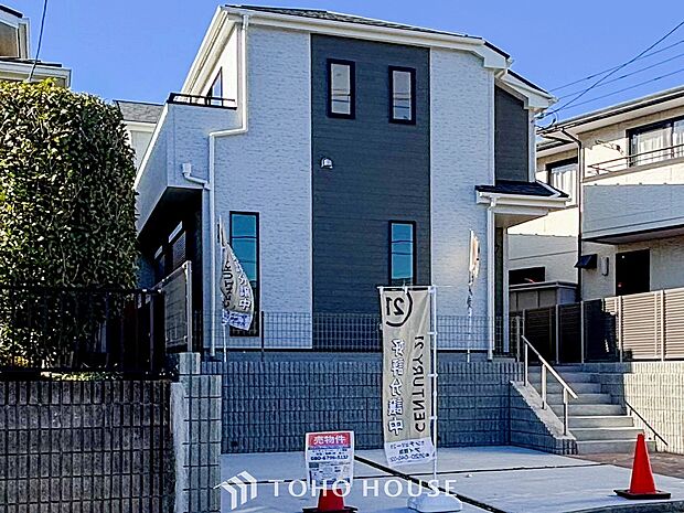 時代の流れに惑わされないシックなカラートーンで街並みに溶け込む外観。