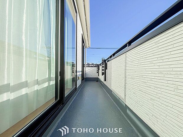 お部屋にも爽やかな風と暖かく柔らかな日差しが差し込み、毎日の暮らしを豊かに彩ります。